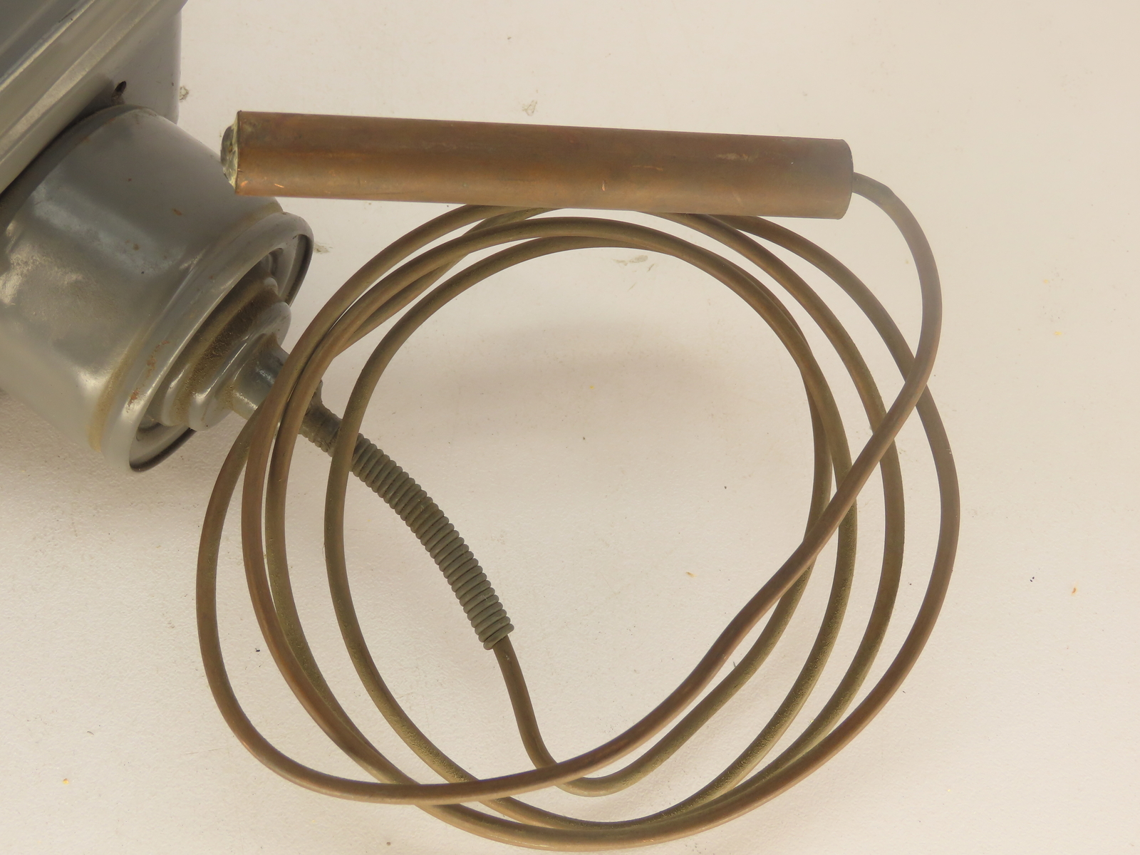 Honeywell T414A 1072 2 TEMPERATURE SWITCH CONTROLLER