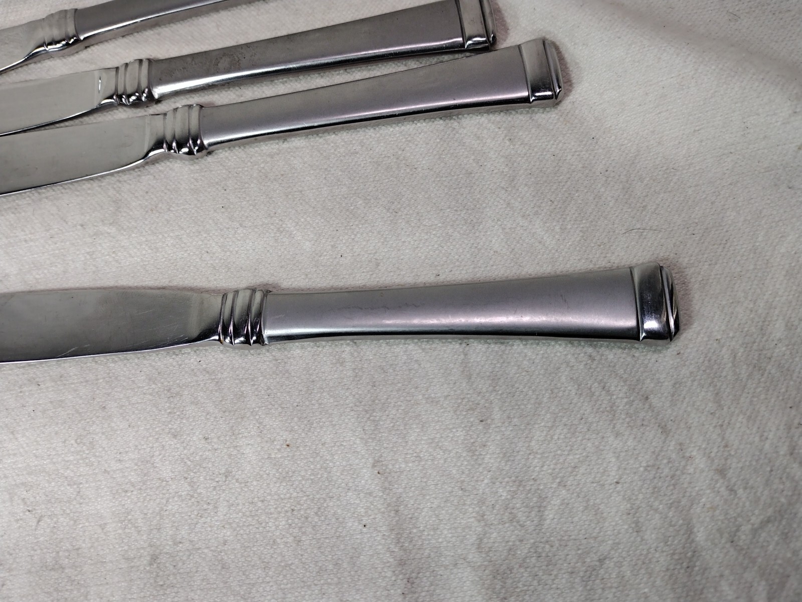 4 Wallace Solid Dinner Knives Bennett Stainless Frosted Satin Handle Vietnam