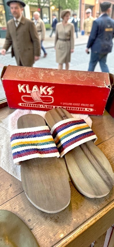 1940s WWII Era KLAKS Wood Sole Sandals Size 12 w/Original Box Lovell Mfg Erie PA