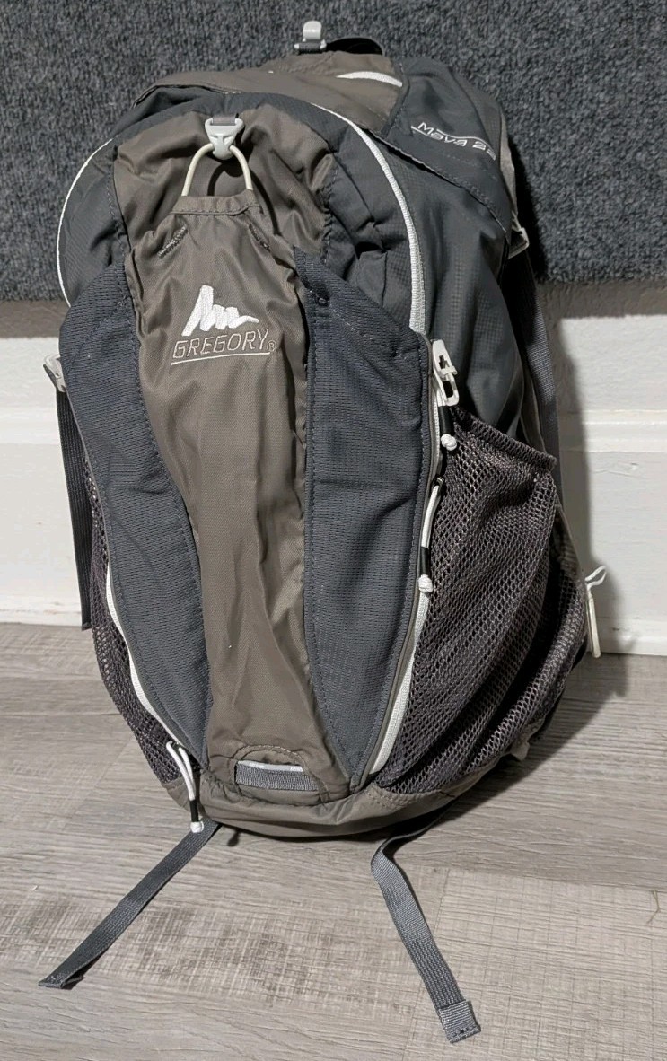 Gregory Maya 22 Day Pack Hiking Backpack 22L Dark Gray
