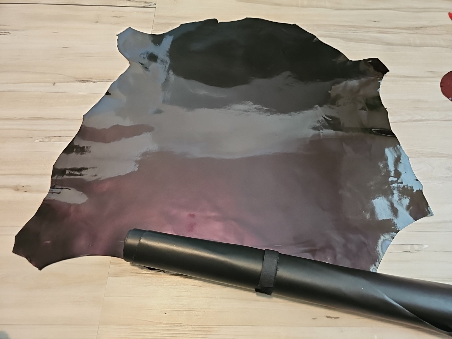 PURPLE PLUM GRAPE SHEEPSKIN LAMBSKIN LEATHER FULL HIDE PANEL,SHEET,SQUARE,PATENT
