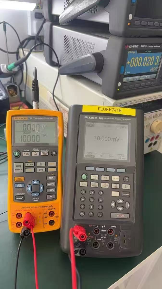 Fluke 726 Precision Multifunction Process Calibrator