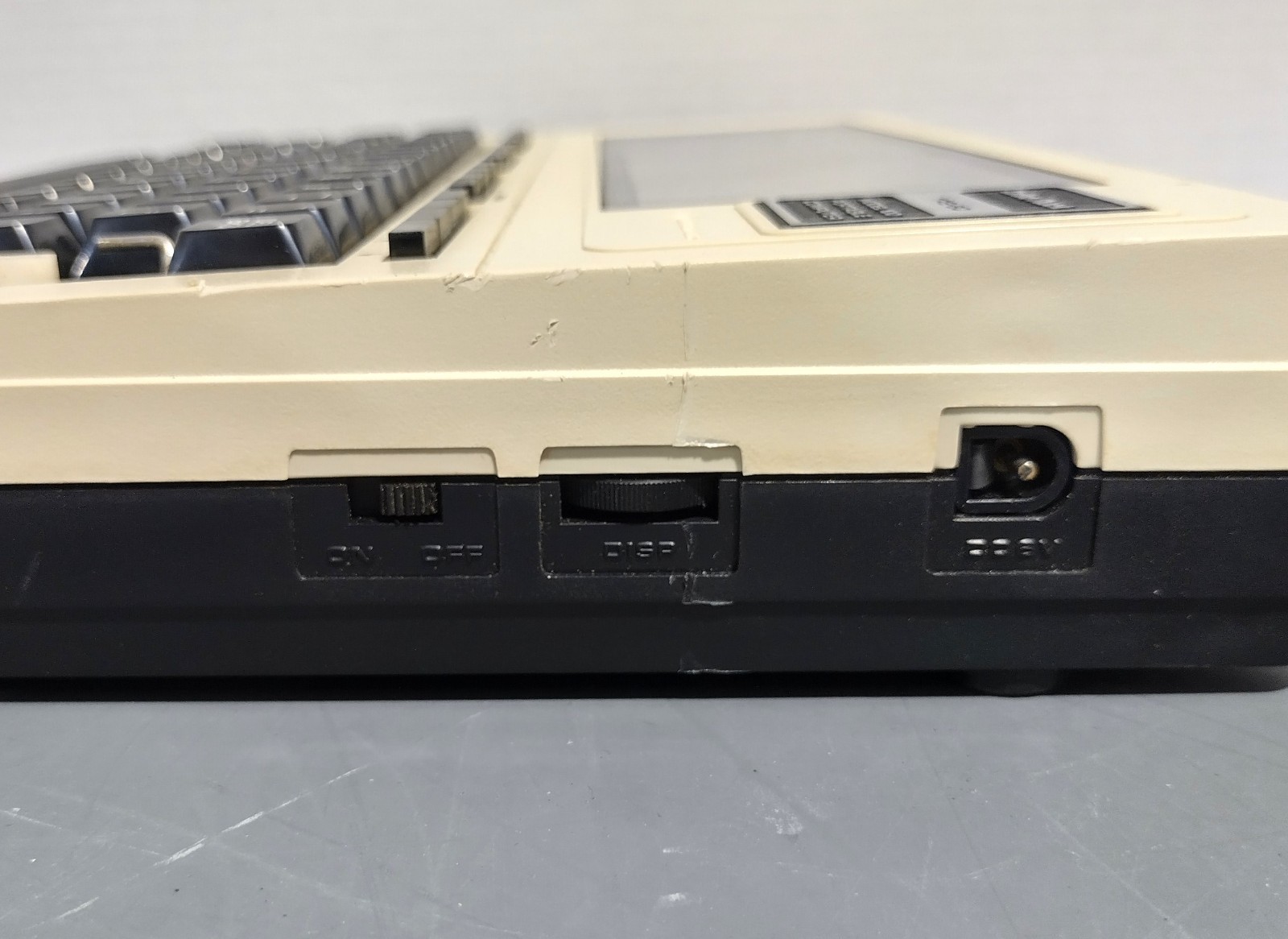 RadioShack TRS-80 Model 100 Battery-Powered Portable Computer - Untested