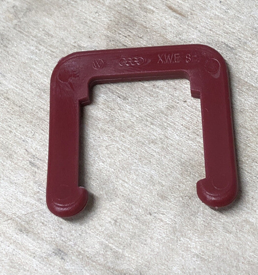 New Old Stock Clip Part #171 857 119.