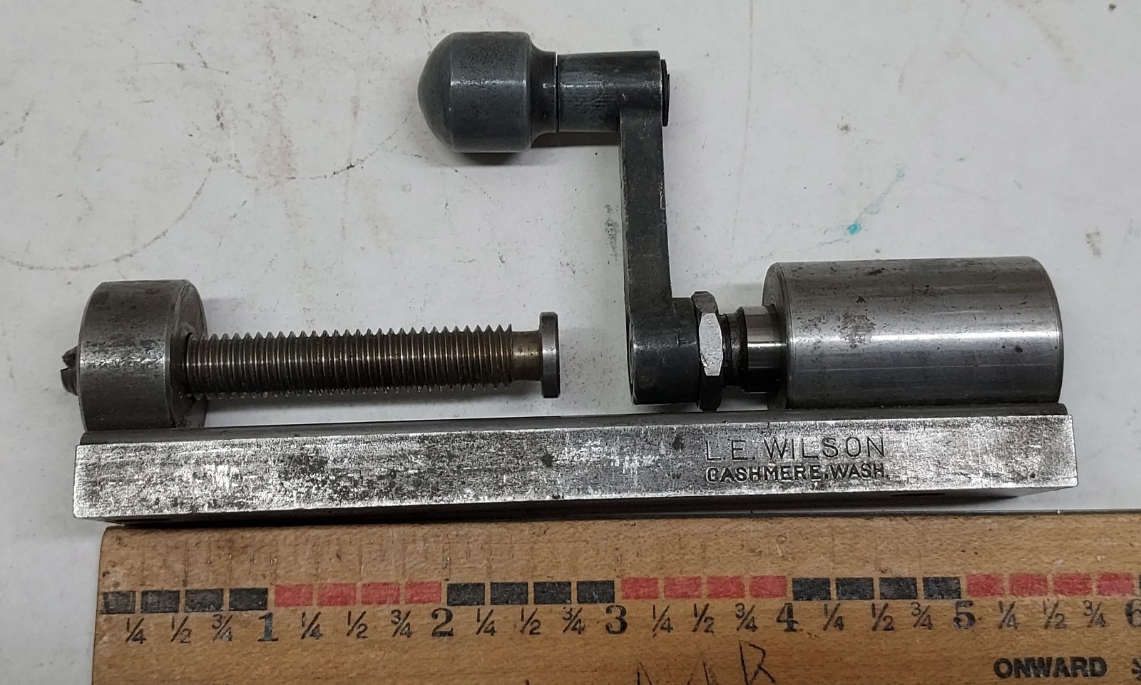 L. E. Wilson Universal Case Trimmer - 0120262