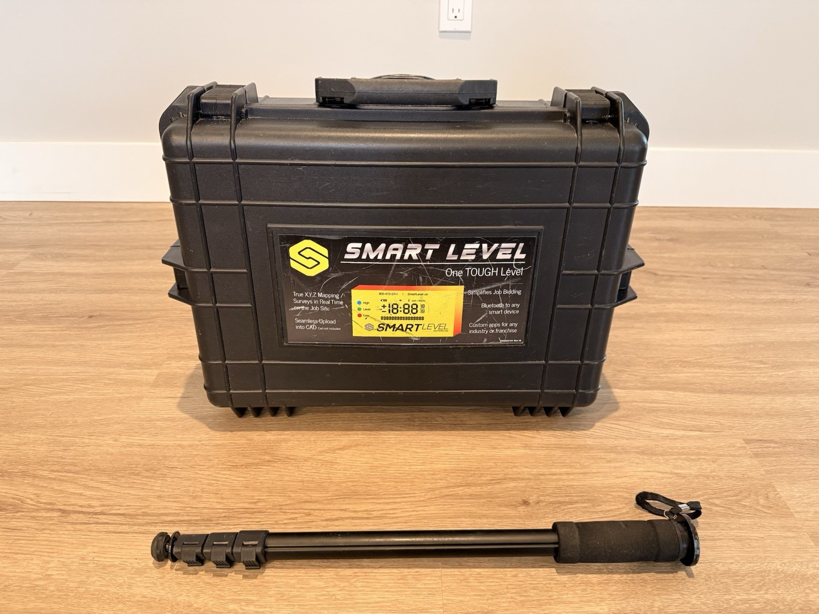Smart Level Construction Altimeter, Bluetooth All Sensor Model W/ Monopod & Case
