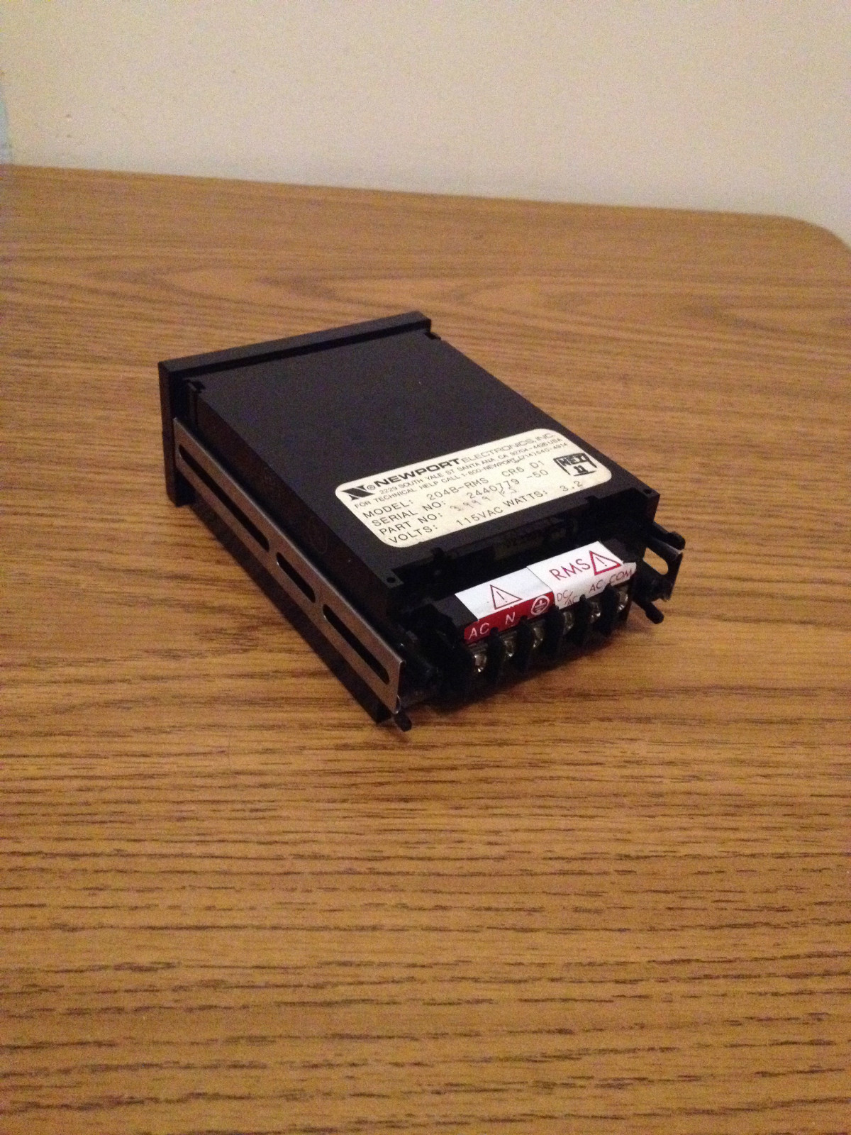 NEWPORT ELECTRONICS 204B-RMS CR6 D1 VOLTMETER