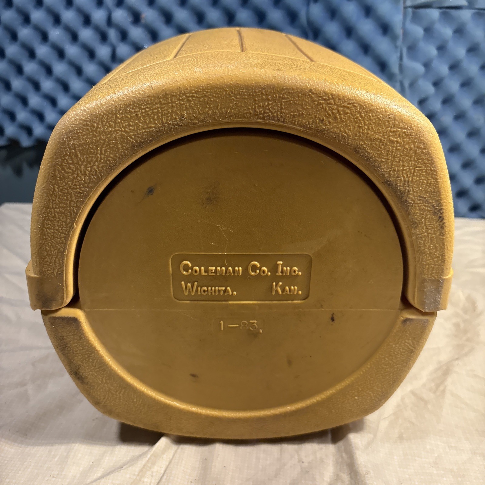 Coleman 220 275 Clam Shell Lantern Case NICE CONDITION 01-83