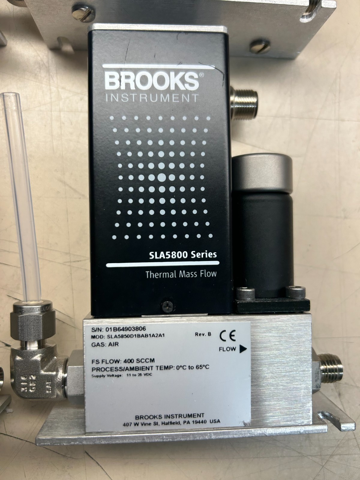 Brooks Instrument SAL5850D1BAB1A2A1 GAS: Air FS Flow: 400 SCCM