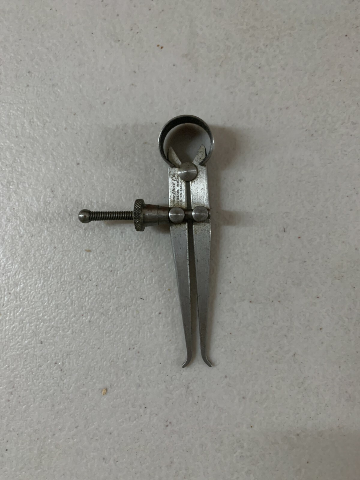LUFKIN 42-2 1/2 INSIDE CALIPERS WITH SOLID NUT, 2-1/2" IN STOCK