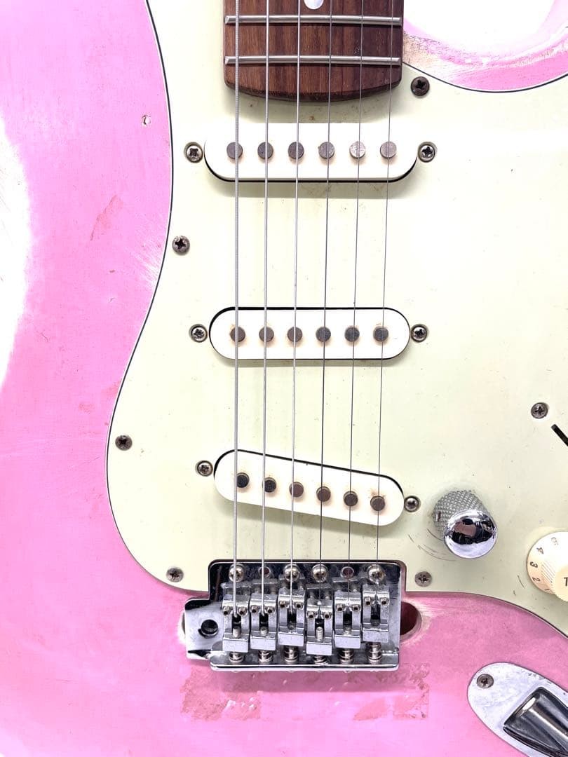 Relic Custom Stratocaster Type Pink HSS Component
