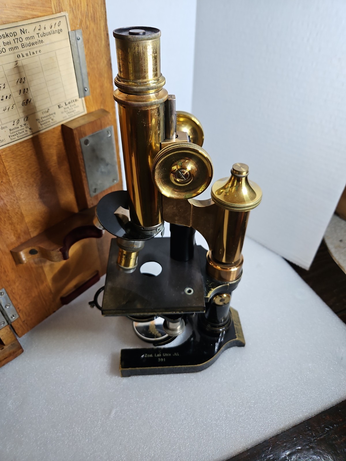 E LEITZ WETZLAR Vtg PETROGRAPHIC POLARIZING MICROSCOPE W/CASE, Acc. Brass Rare