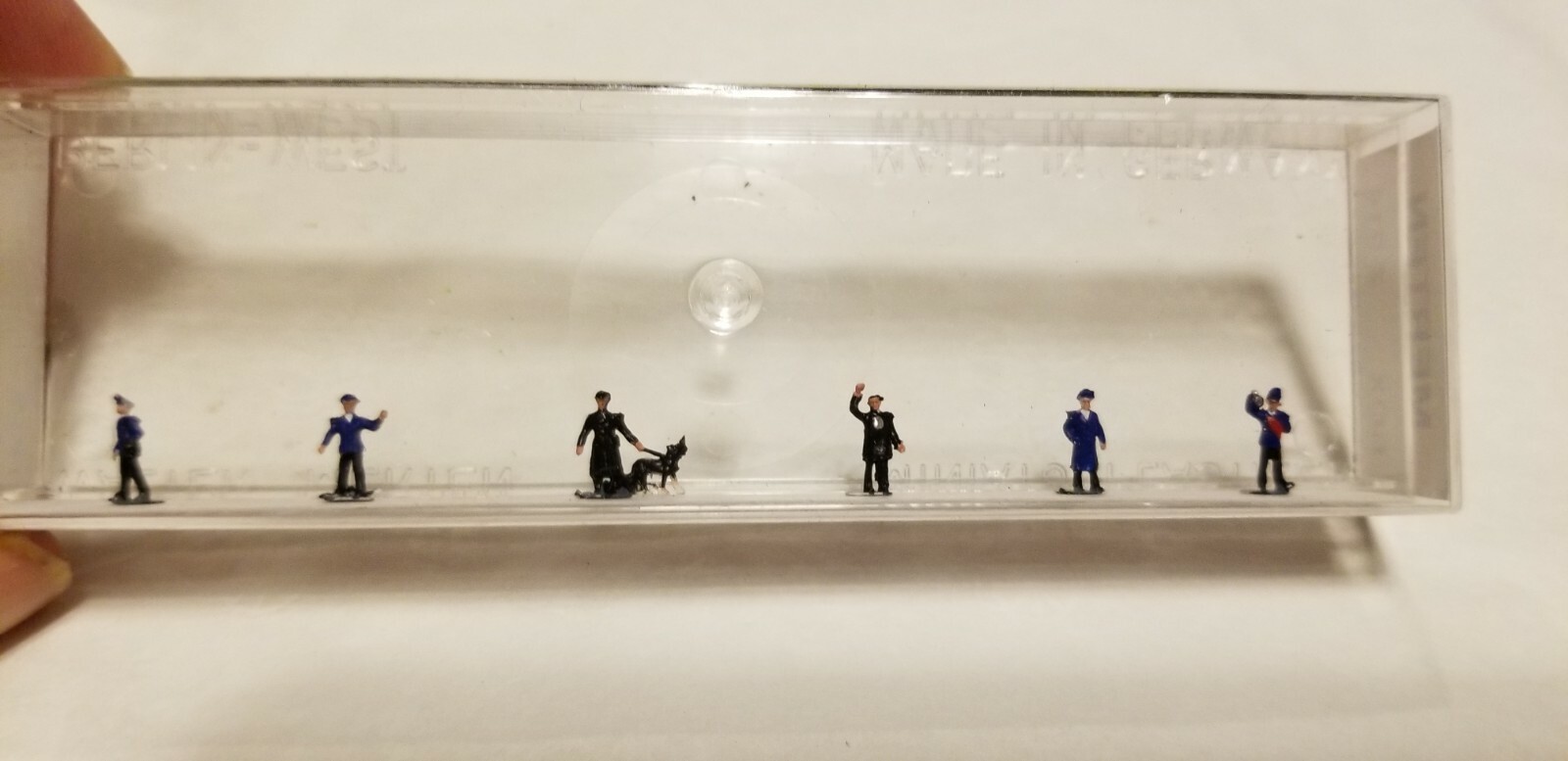 Merten Z Scale Railroad Staff 6 Figures # Z 914