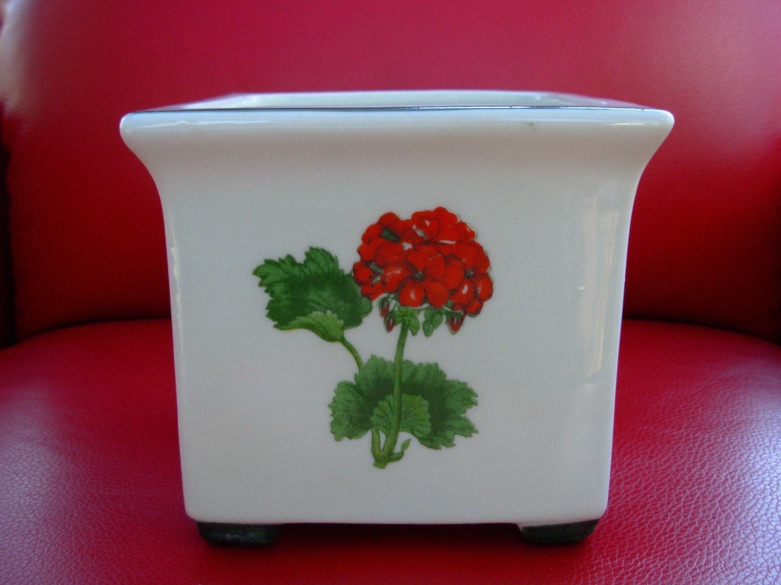 Handcrafted Handpainted Hydrangea Design Porcelain Square Planter 4 5/8" Tall