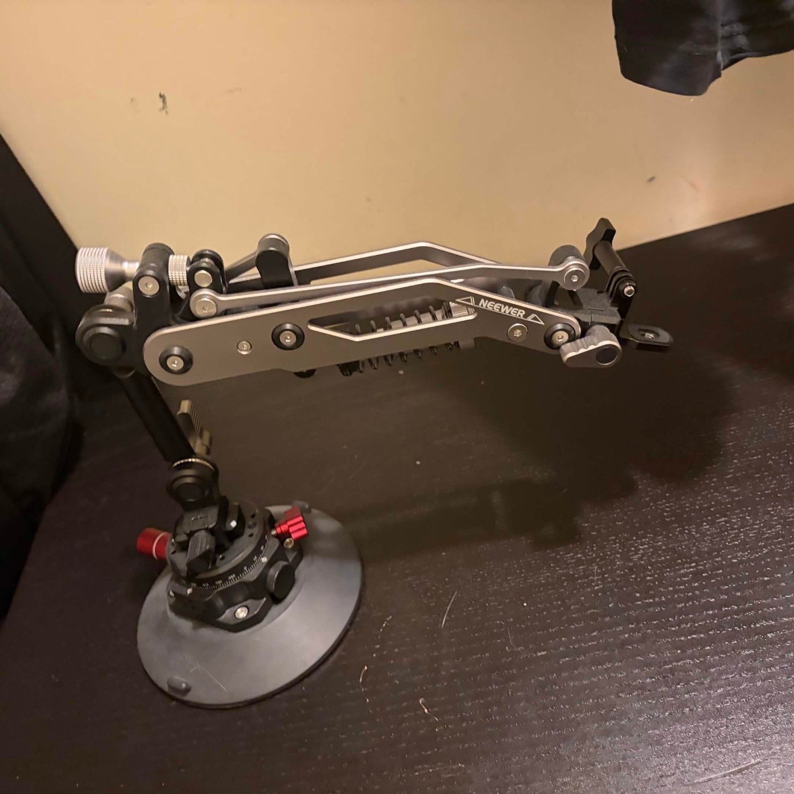 Neewer - Vacuum Suction Car Mount with Hydraulic Boom Arm & NATO Rail
