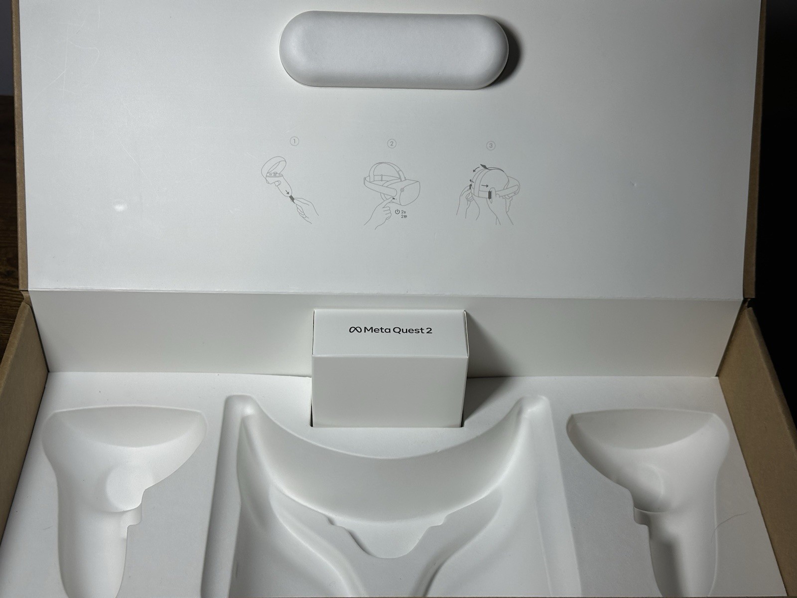Oculus Meta Quest 2 256GB BundleWhite with Controllers - Tested and Working