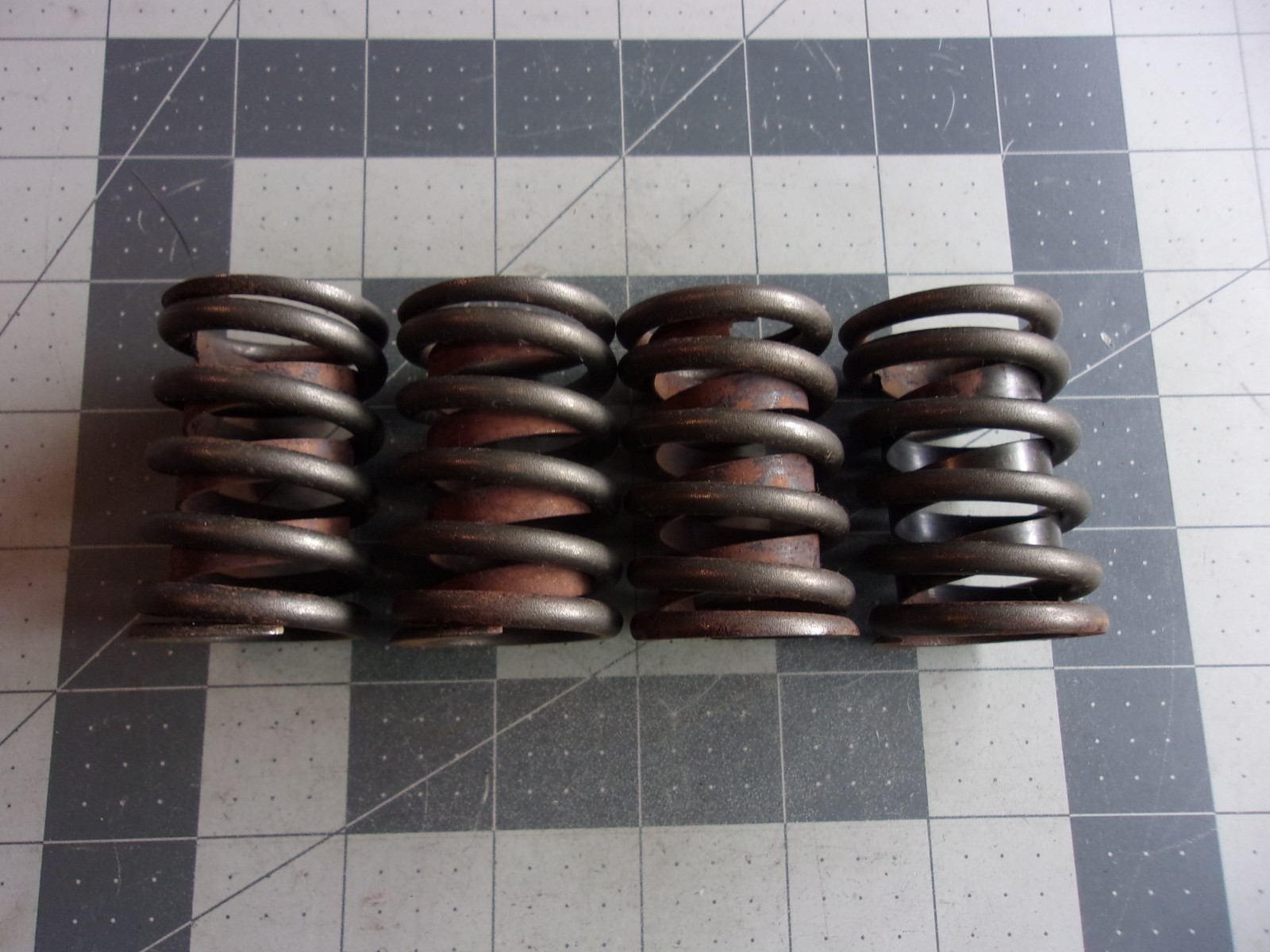Clevite 212-1180 (4) Valve Springs OMC Marine Mercury Marine Ford V8 351CI 5.8L