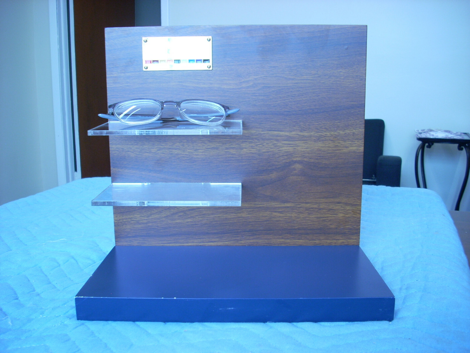 COLOURS BY ALEXANDER JULIAN RETAIL 2TIER EYEGLASS DISPLAY SHELF (DARK WOOD/NAVY)