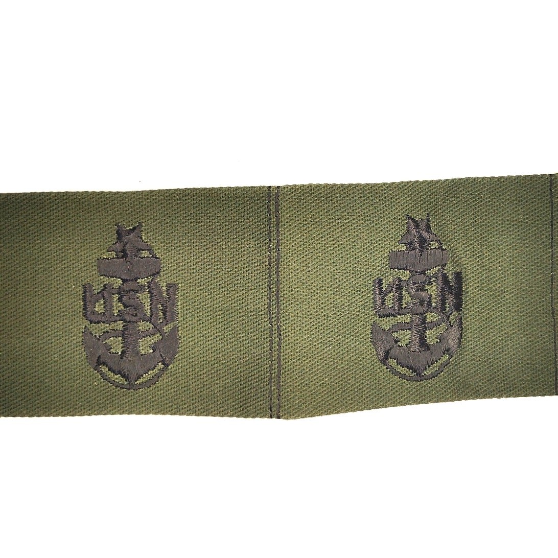 US Navy E‑8 Senior Chief Subdued Parka Rank Devices – Folded Twill ODG Pair