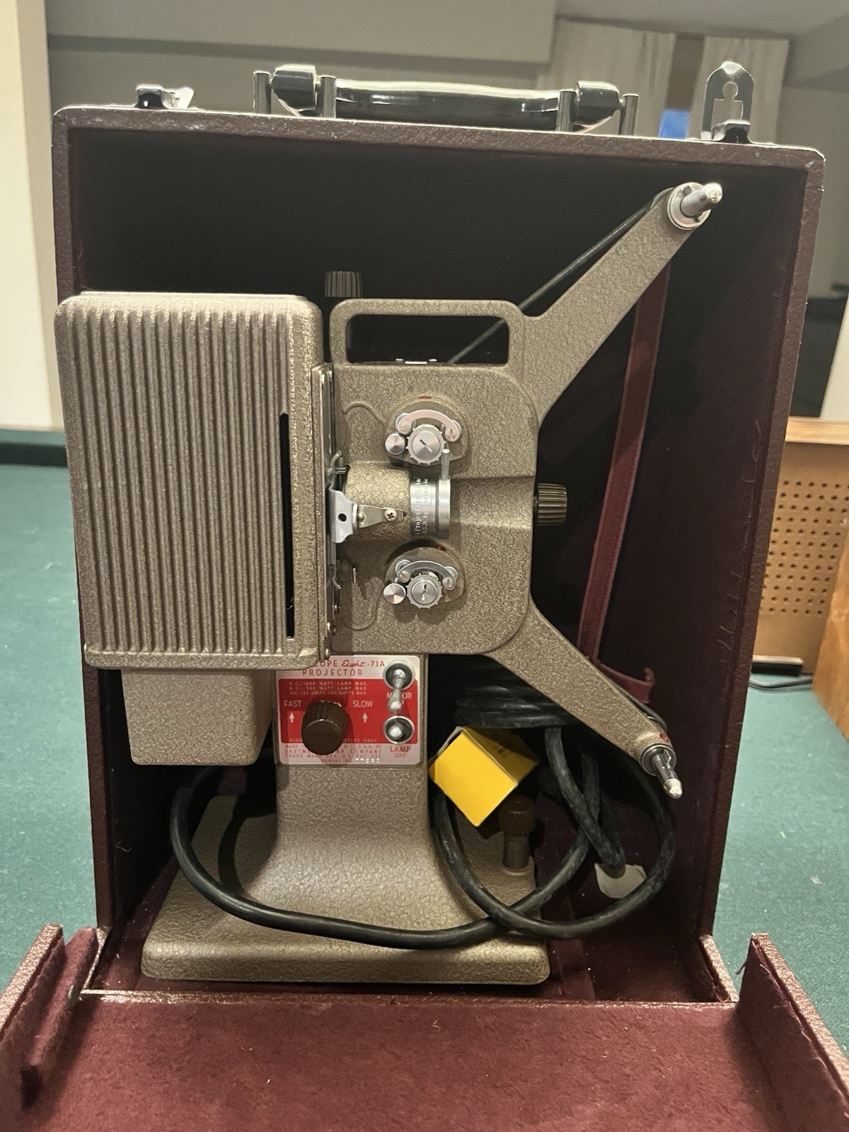 Kodak KodaScope EIGHT-71, 71A, Film Projector With Box, Lamp/Motor Work, 1 reel