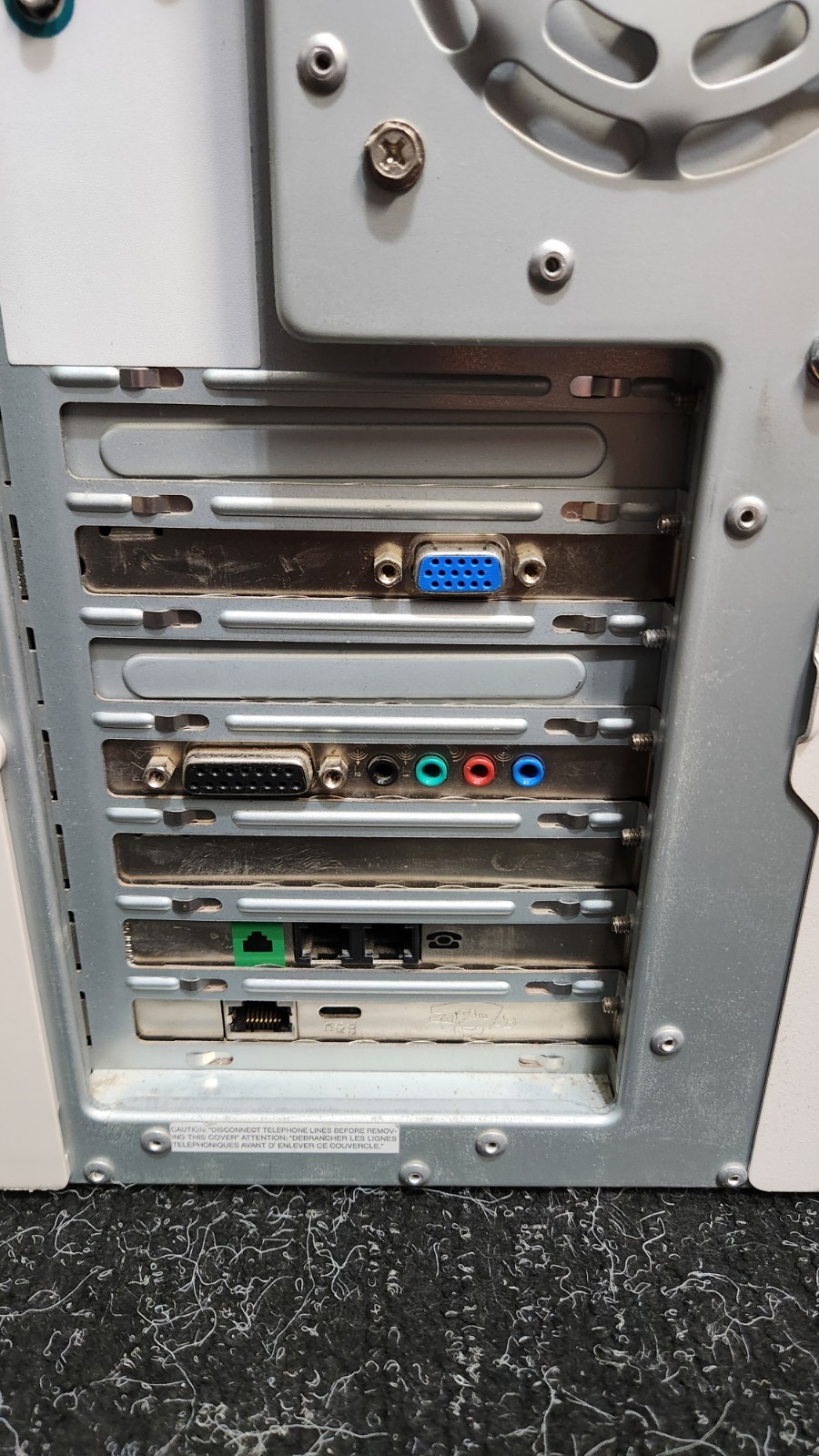 Gateway LP Mini Tower TB3 Performance 650 Computer Pentium III TESTED Win XP