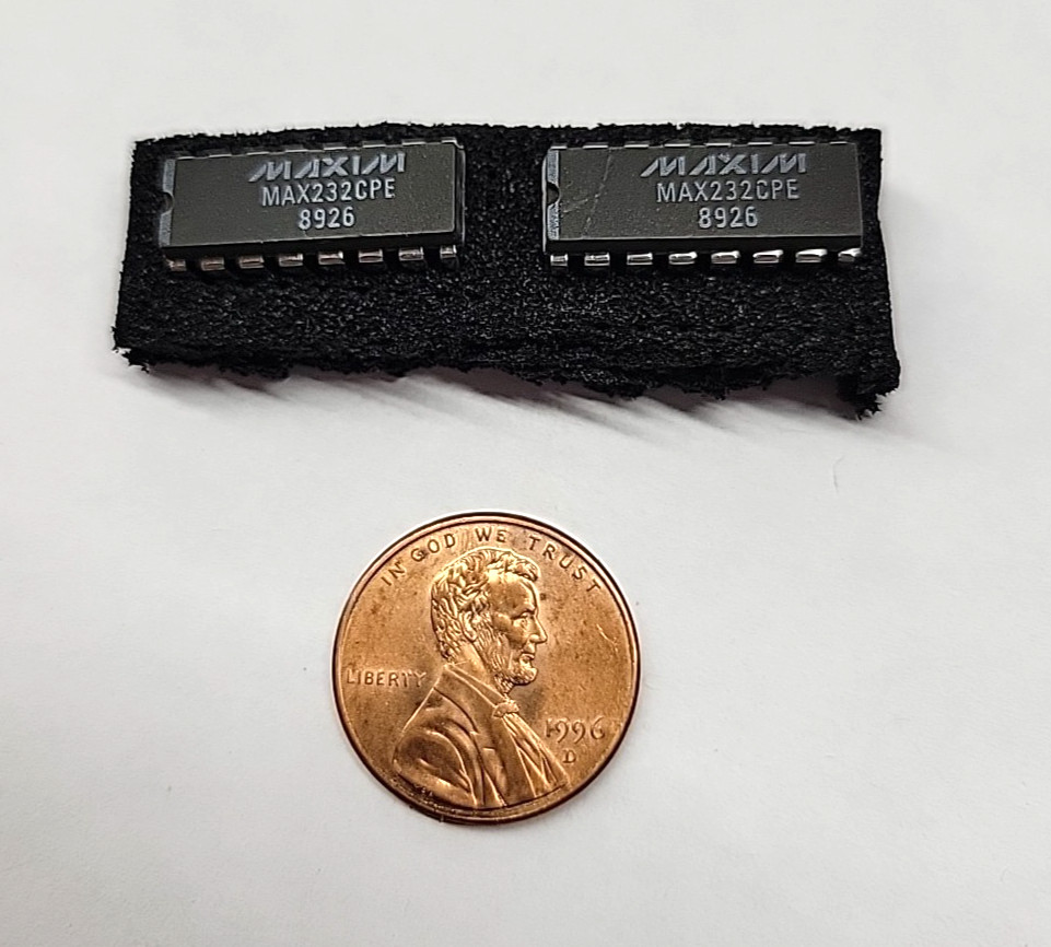 MAXIM MAX232CPE +5V-Powered Multichannel RS-232 Driver Receiver (2PCS) DIP -16
