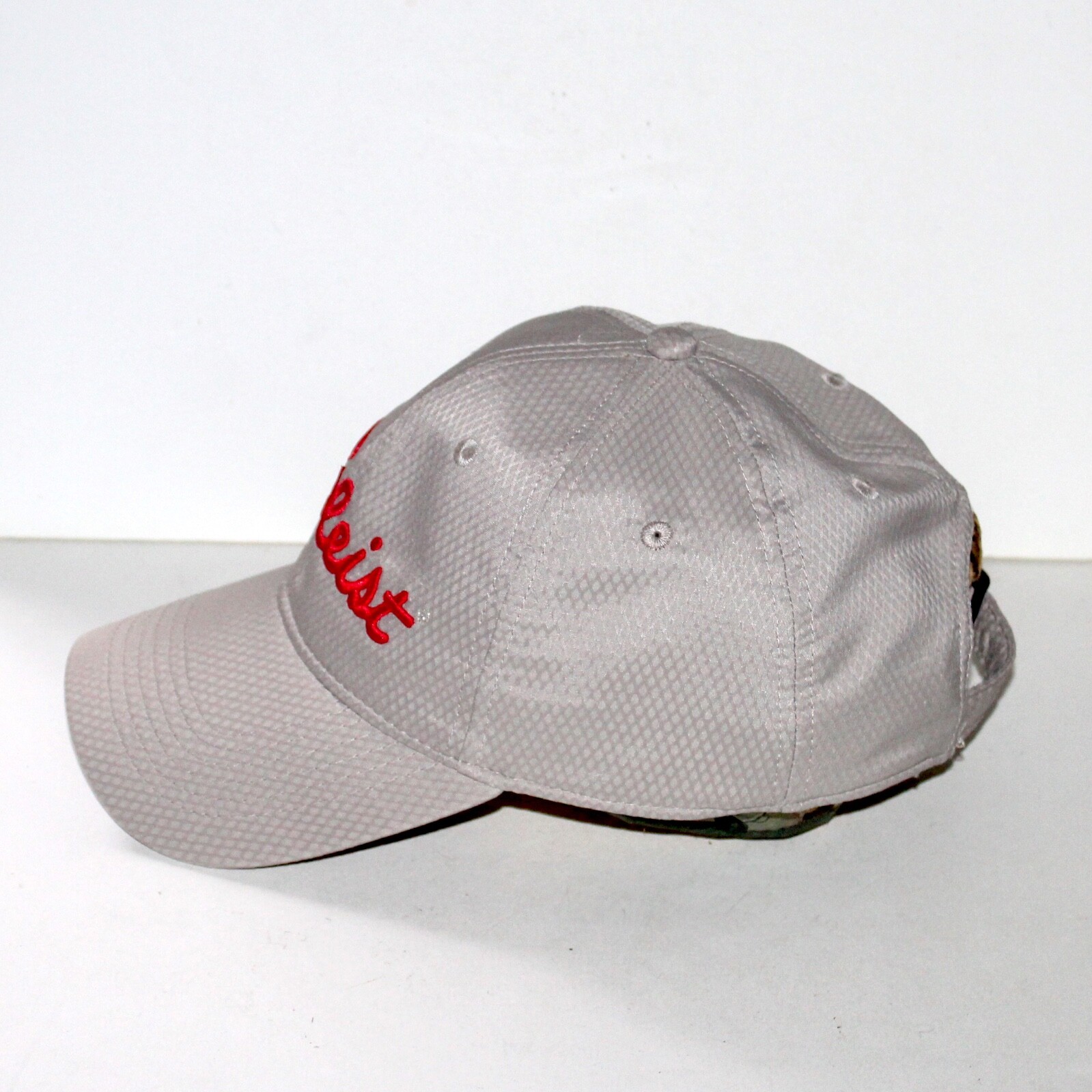 Titleist Member Golf Hat cap beige red thin adjustable back soft fabric outdoors