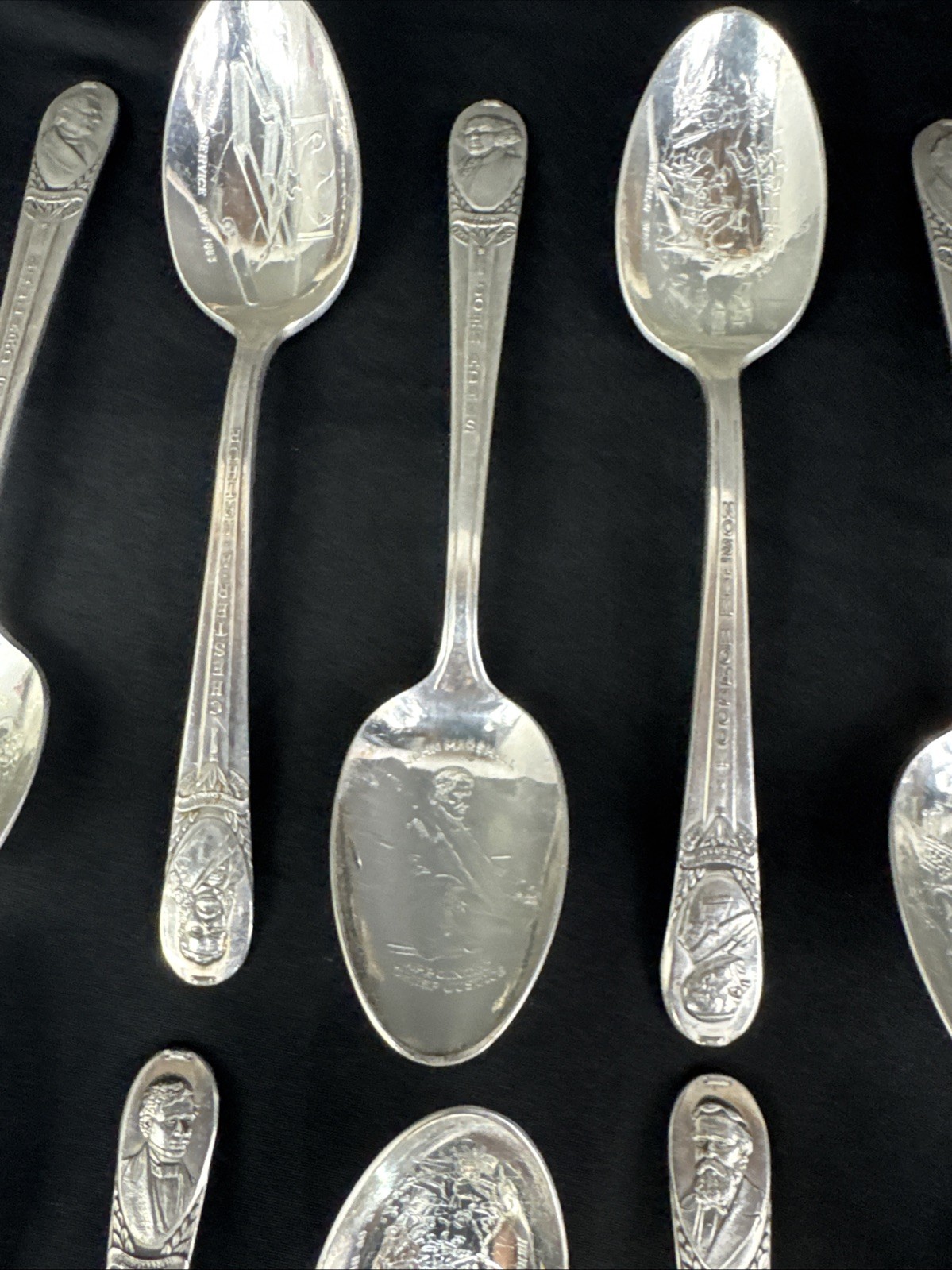 WM Rogers 30 Piece Silverplate Presidential Spoon Set