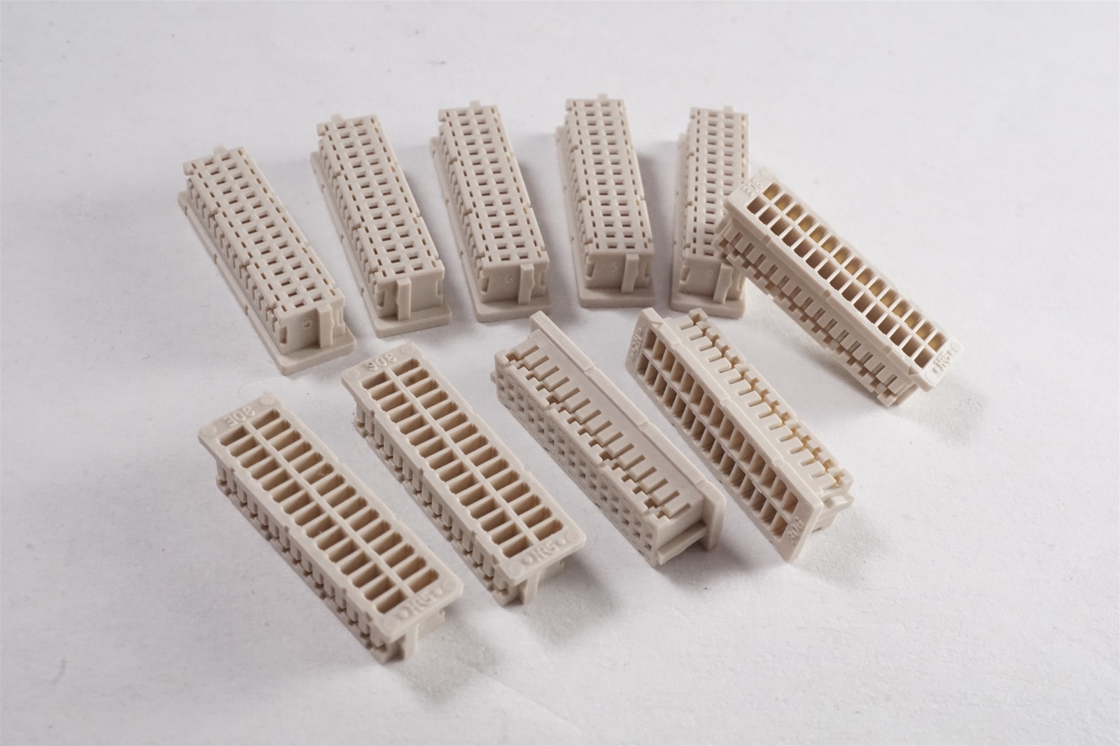 Lot of 10 DF20A-30DS-1C Hirose Crimp Connector Housing Female 30 Pos 1.0mm NOS