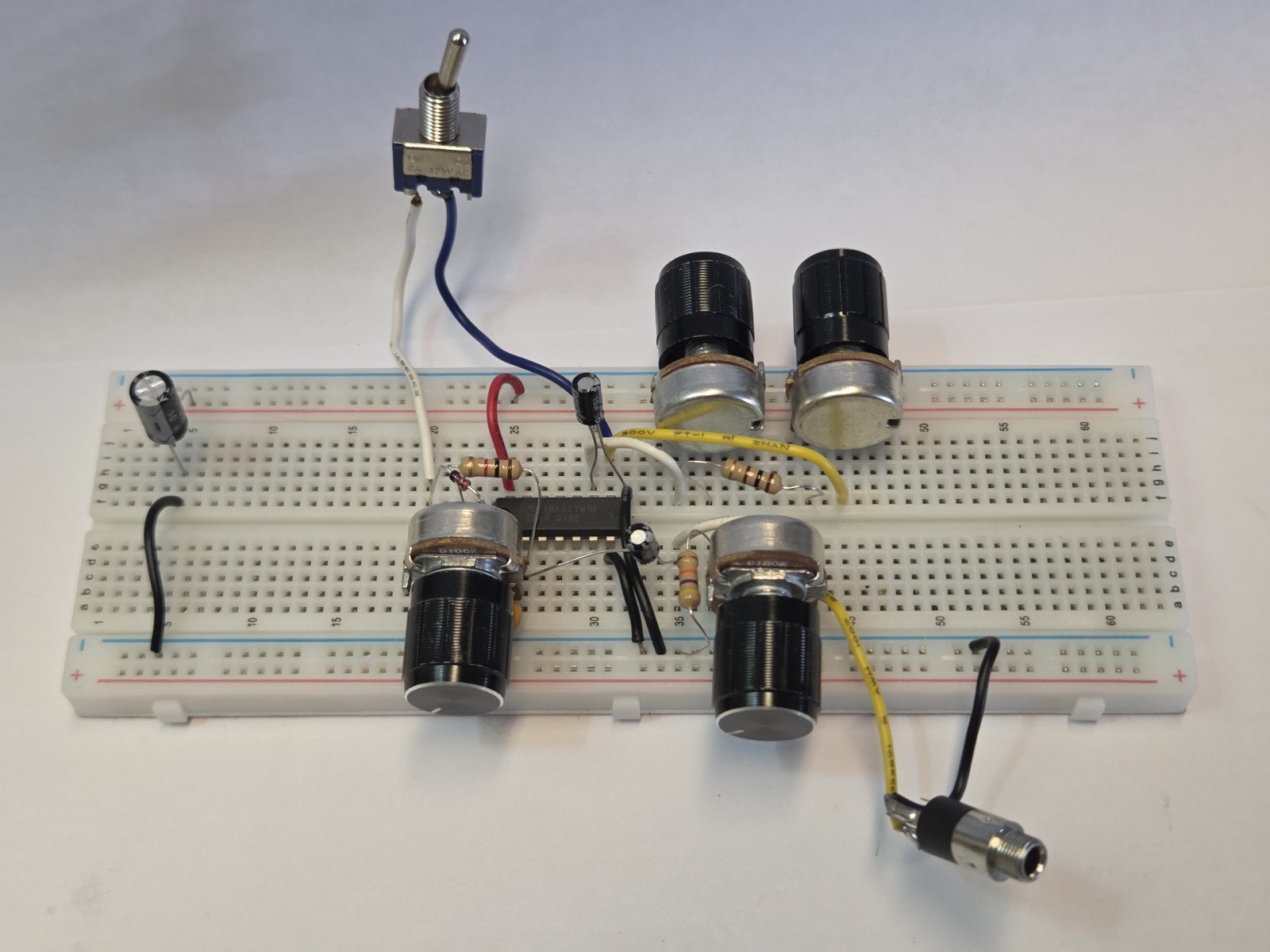 DIY Synth Project - Drone Synth With Sync Effect