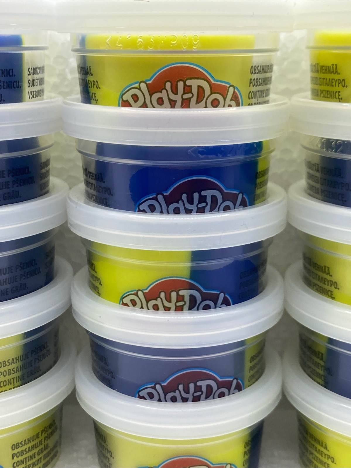 Hasbro Play-Doh (25) 1 Ounce Containers COLOR BLAST BLUE/YELLOW