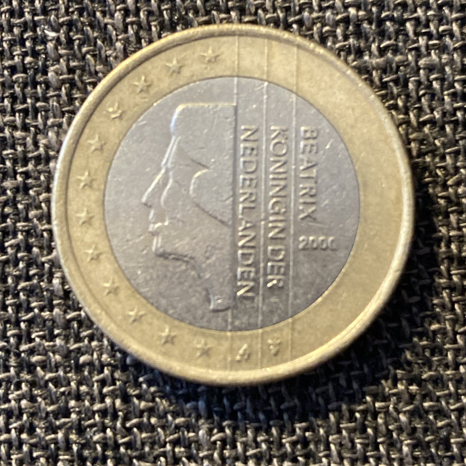 NETHERLANDS. 2000, 1 Euro - Queen Beatrix