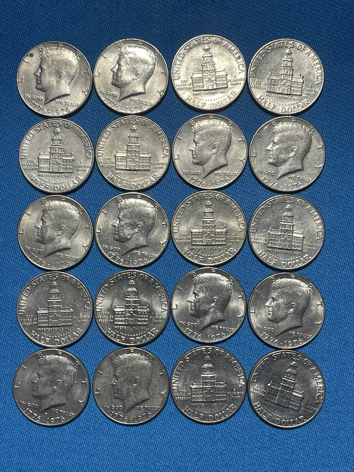 1776-1976 Bicentennial Kennedy Half Dollar Roll of 20 Coins.++++++++++++++++++++