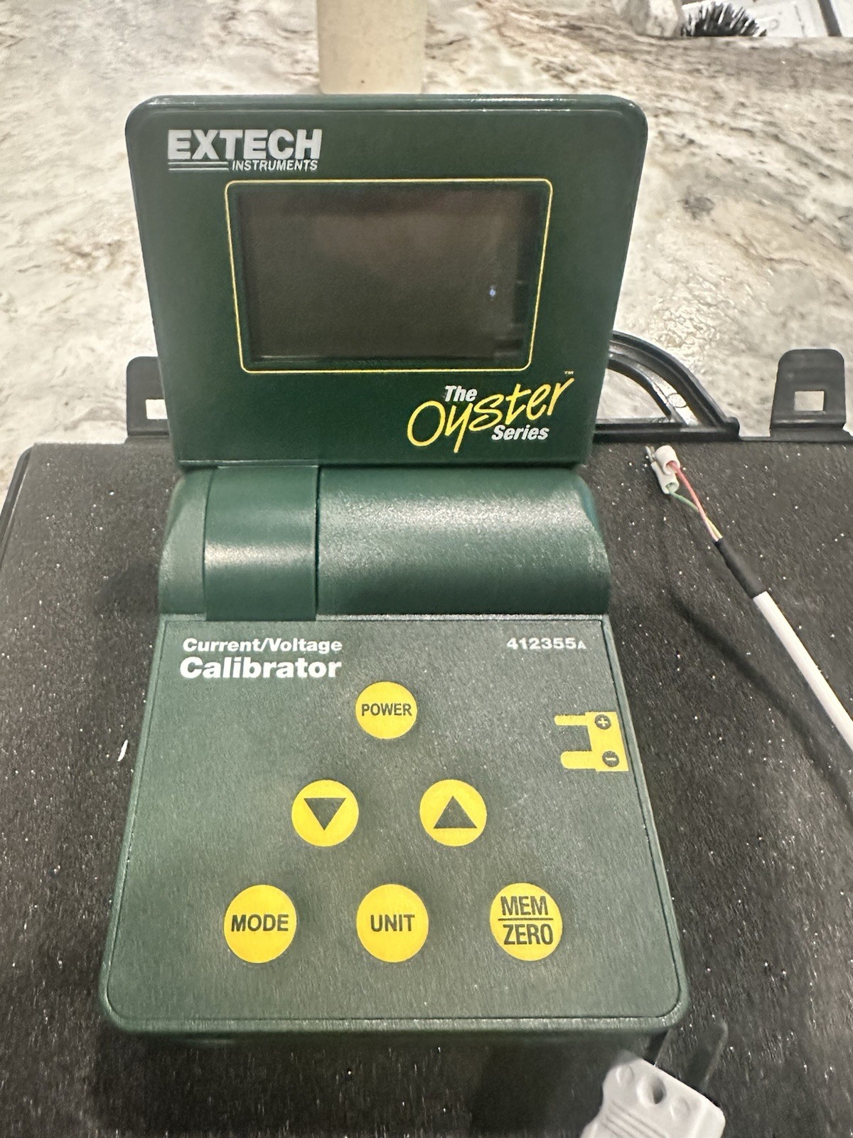 Extech Instruments Oyster Series Current/Voltage Calibrator 412355A w/ Case