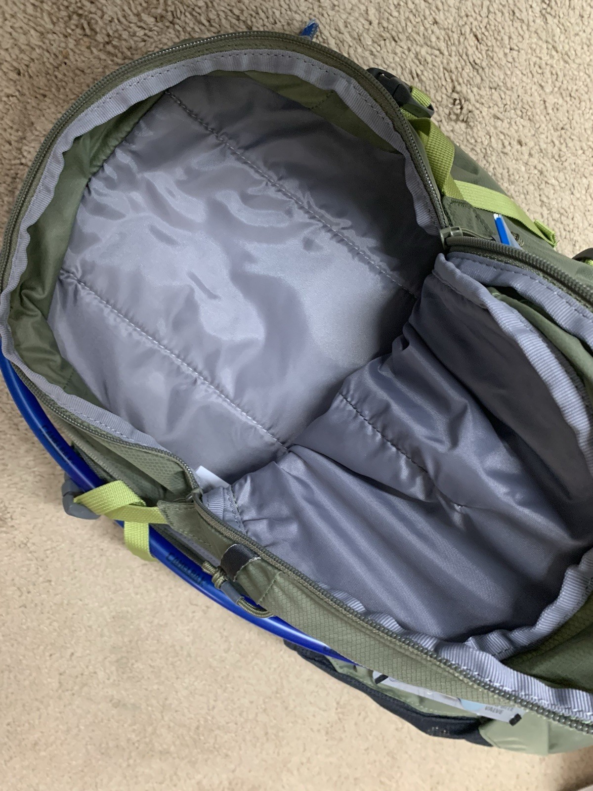 CamelBak Rim Runner 22 Hydration Backpack 2.5L / 85oz