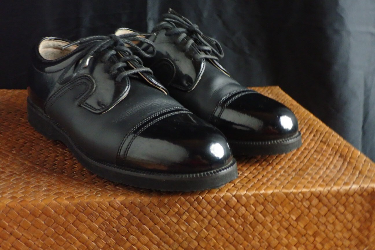 Aqua Tags Twister Men's Golf Shoes Black Cap toe 8 M Turf Shoes Worn Twice