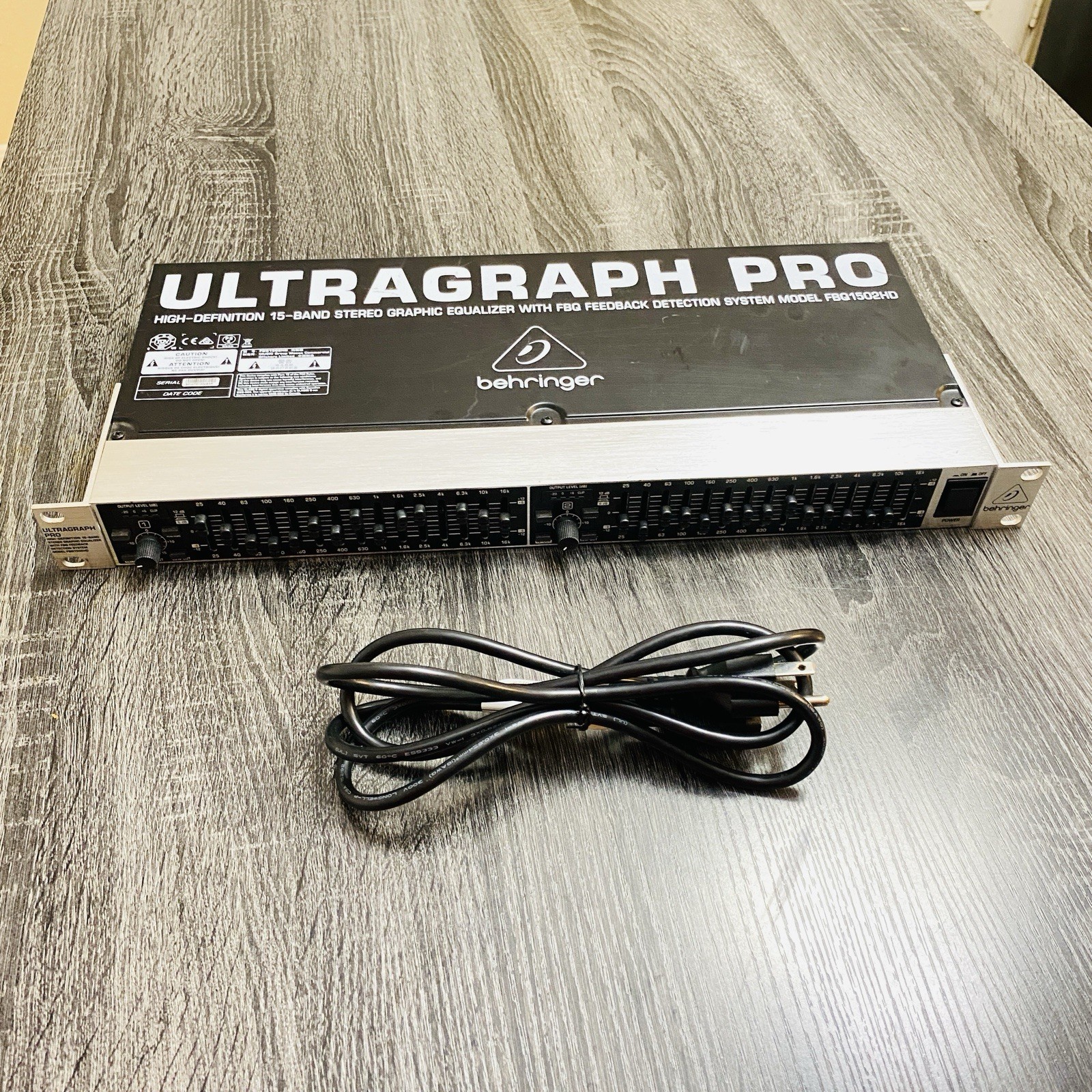 Behringer Ultragraph Pro FBQ1502HD 15-Band Stereo Dual Graphic Equalizer Read…