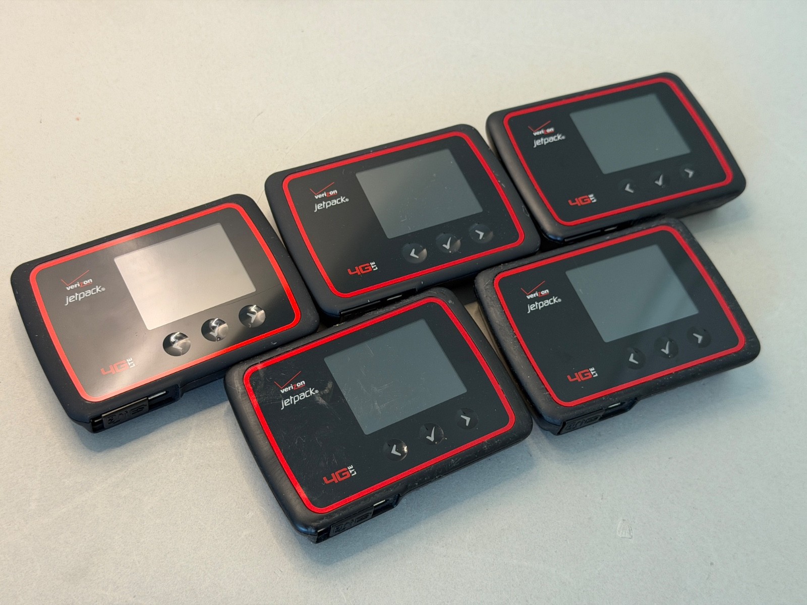 Verizon MiFi 6620L Jetpack 4G LTE Mobile Hotspot (Verizon Wireless)