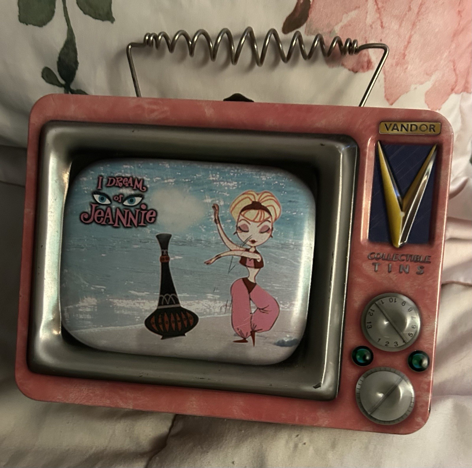 Vandor I Dream of Jeannie Collectible Metal Lunchbox Pink TV Design