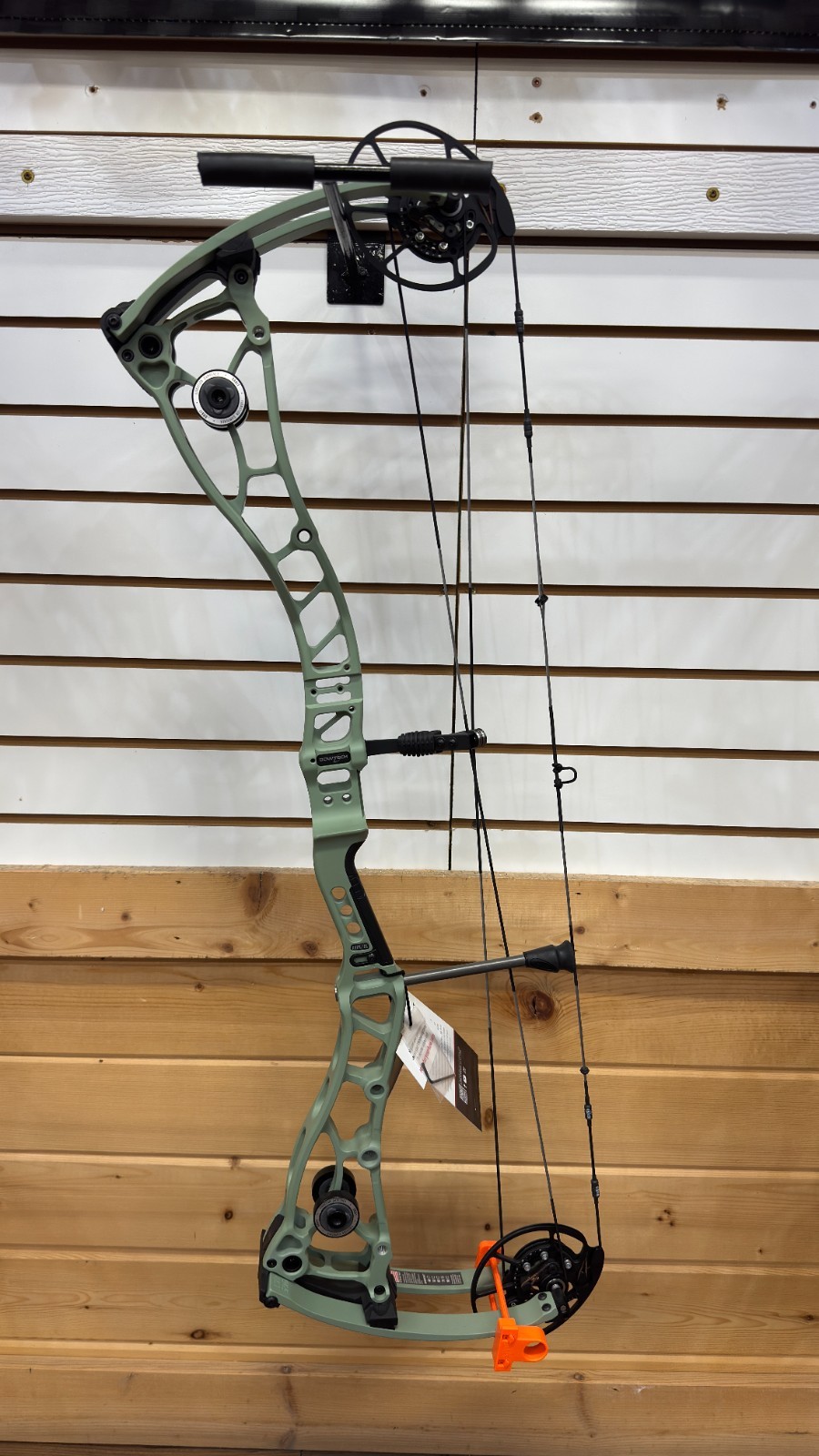 Bowtech Proven 34 RH 70Lbs Forest Green (Brand New)