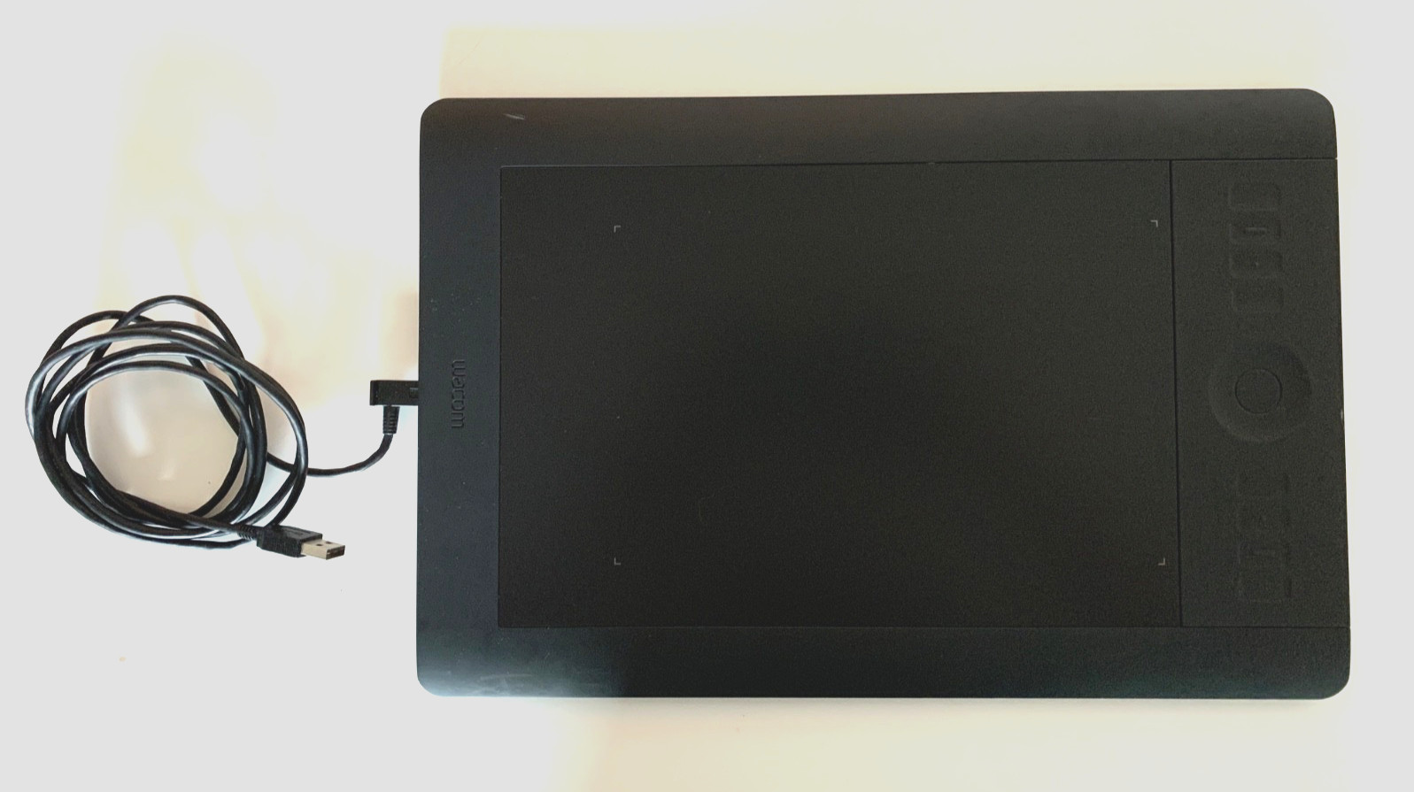 Wacom Intuos 5 Touch Medium Pen Tablet ‎PTH650 No Stylus Included - tested