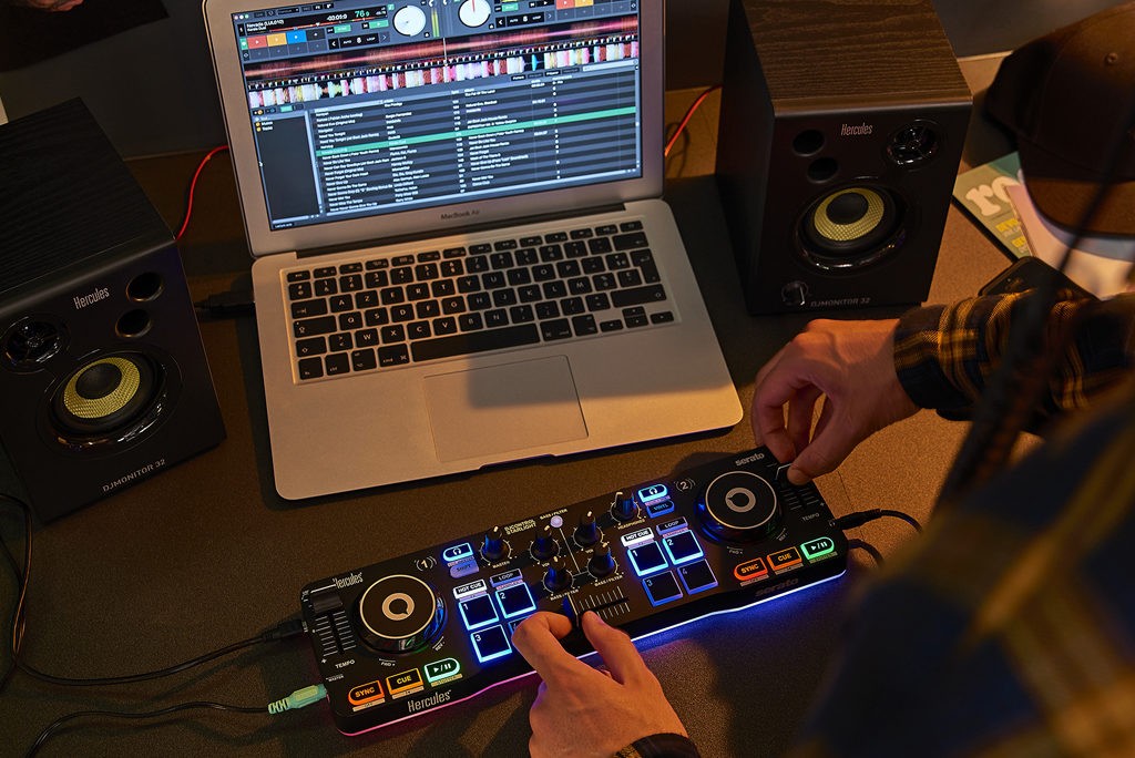 Hercules DJStarter Kit with DJControl Starlight, DJMonitor 32, HDP DJ M40.& More