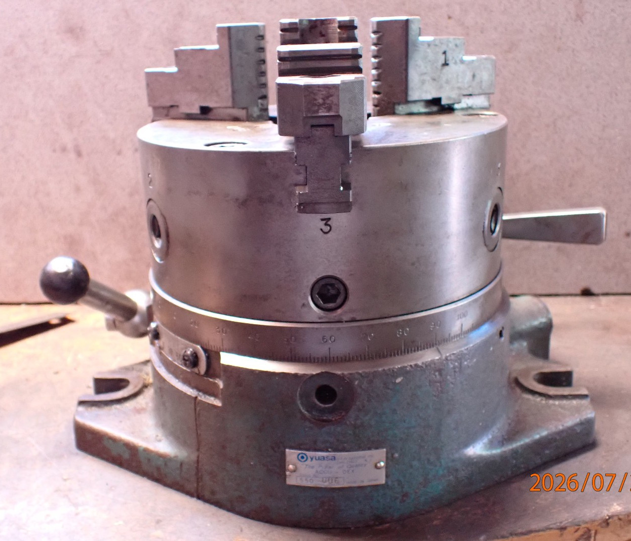 OLDER SMALL YUASA SUPER SPACER INDEX HEAD W/ 3 JAW CHUCK.  MACHINIST TOOL
