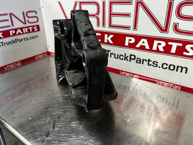 KENWORTH BRACKET - FRONT SPRING DRIVE K058-511, K058-461