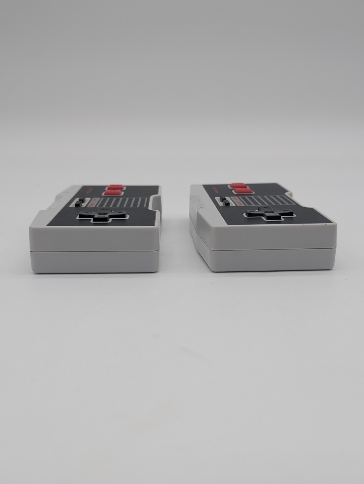Original NES Mini Classic Console Nintendo System 2 Wireless Controllers