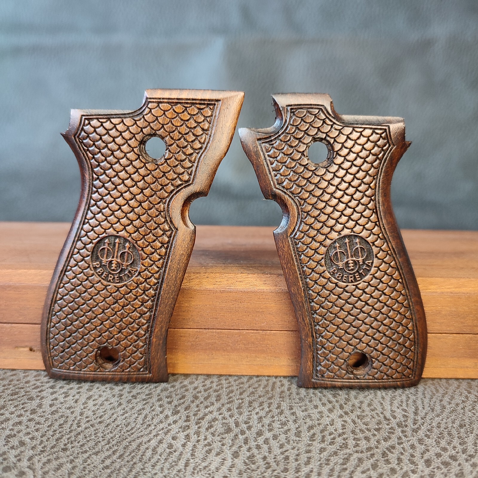 Beretta F81 / 84 Pistol Gun Grip SET NEW TURKISH Hand made From Walnut Wood Nice