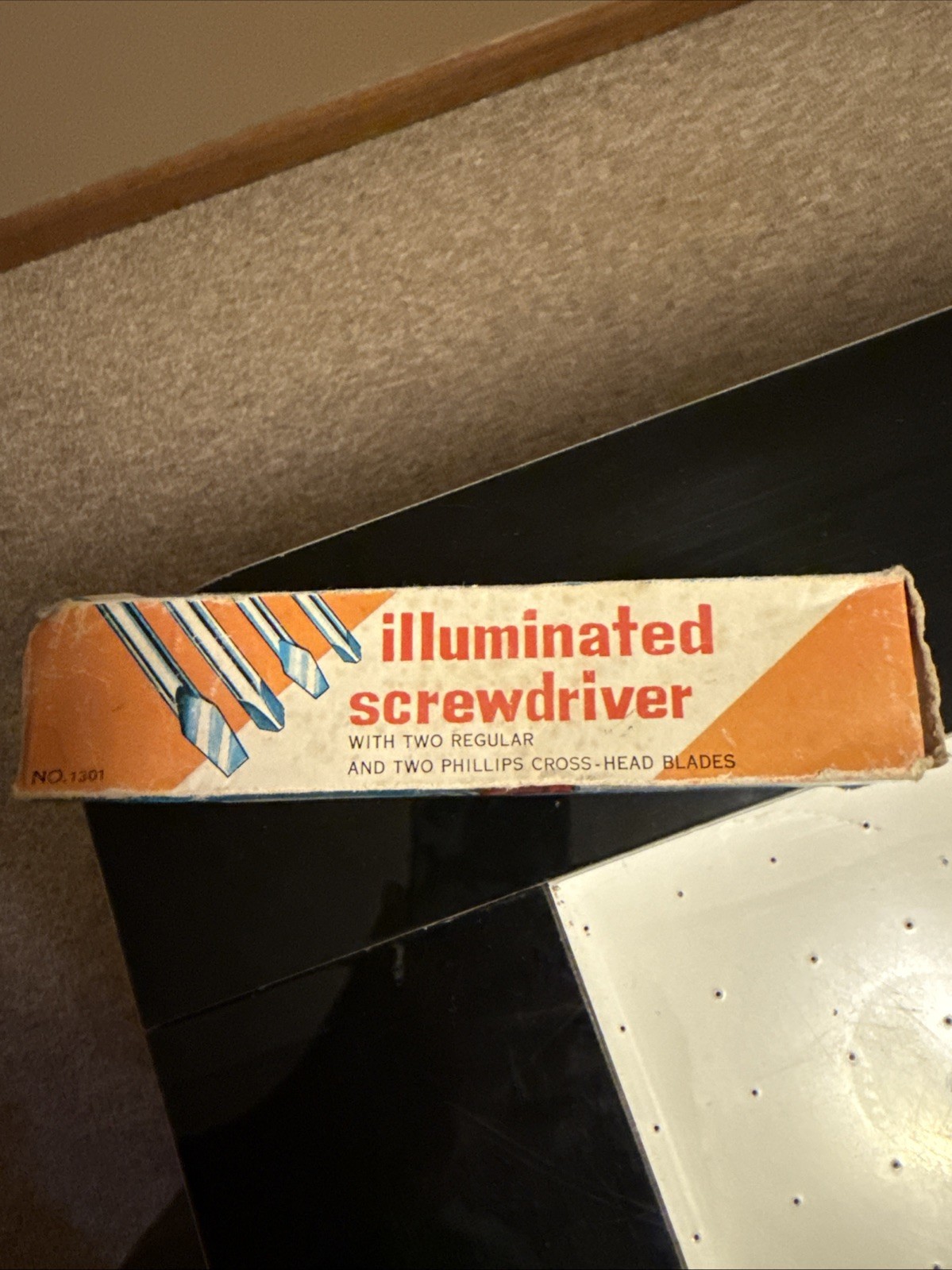 Vintage WT Illuminated Red Silver Screwdriver With Case & 1 Flathead Screwdriver