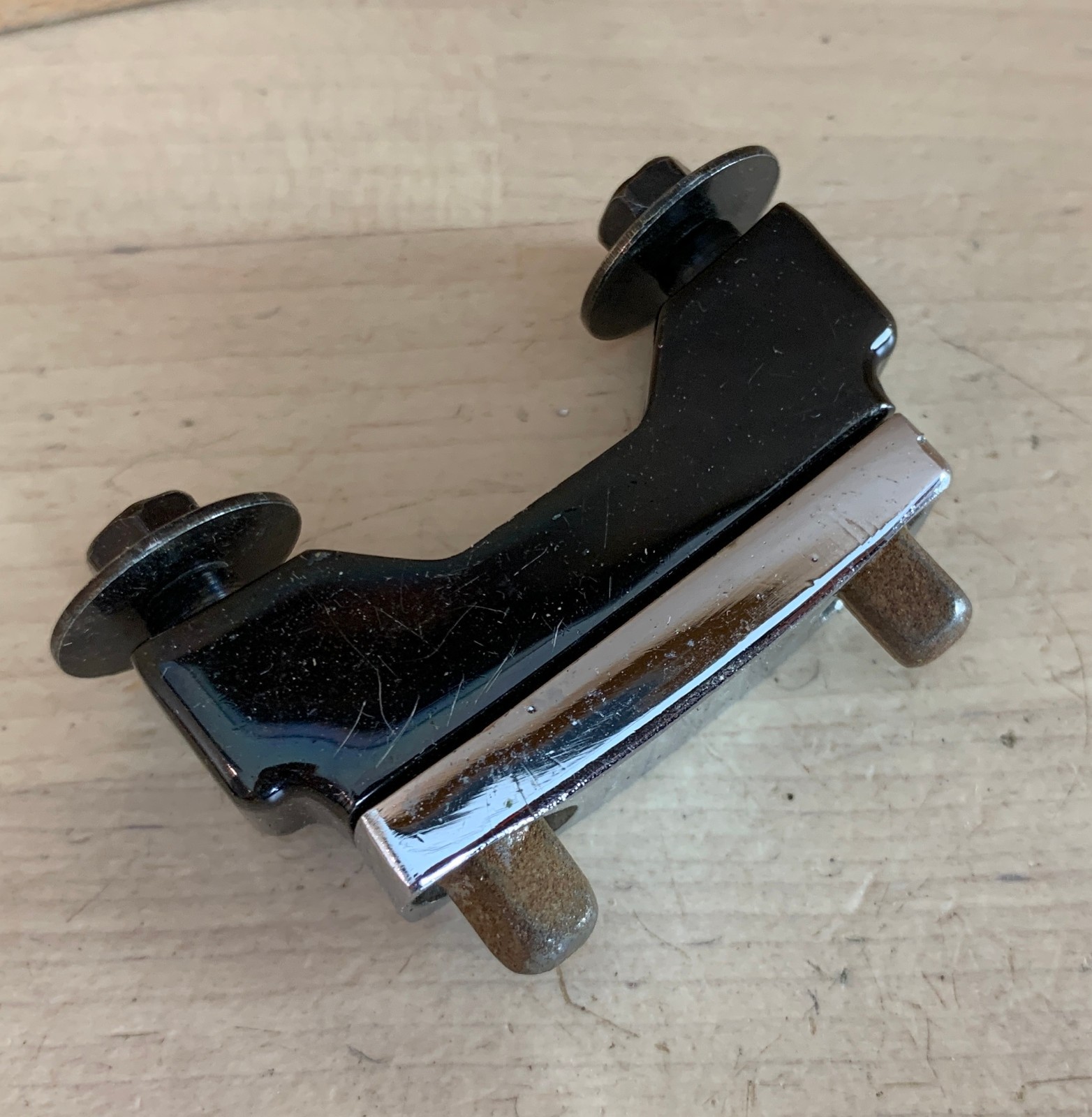 PEARL SR18E SR-18 Snare Drum BUTT PLATE Wire Tie Clamp Block Part Chrome Black