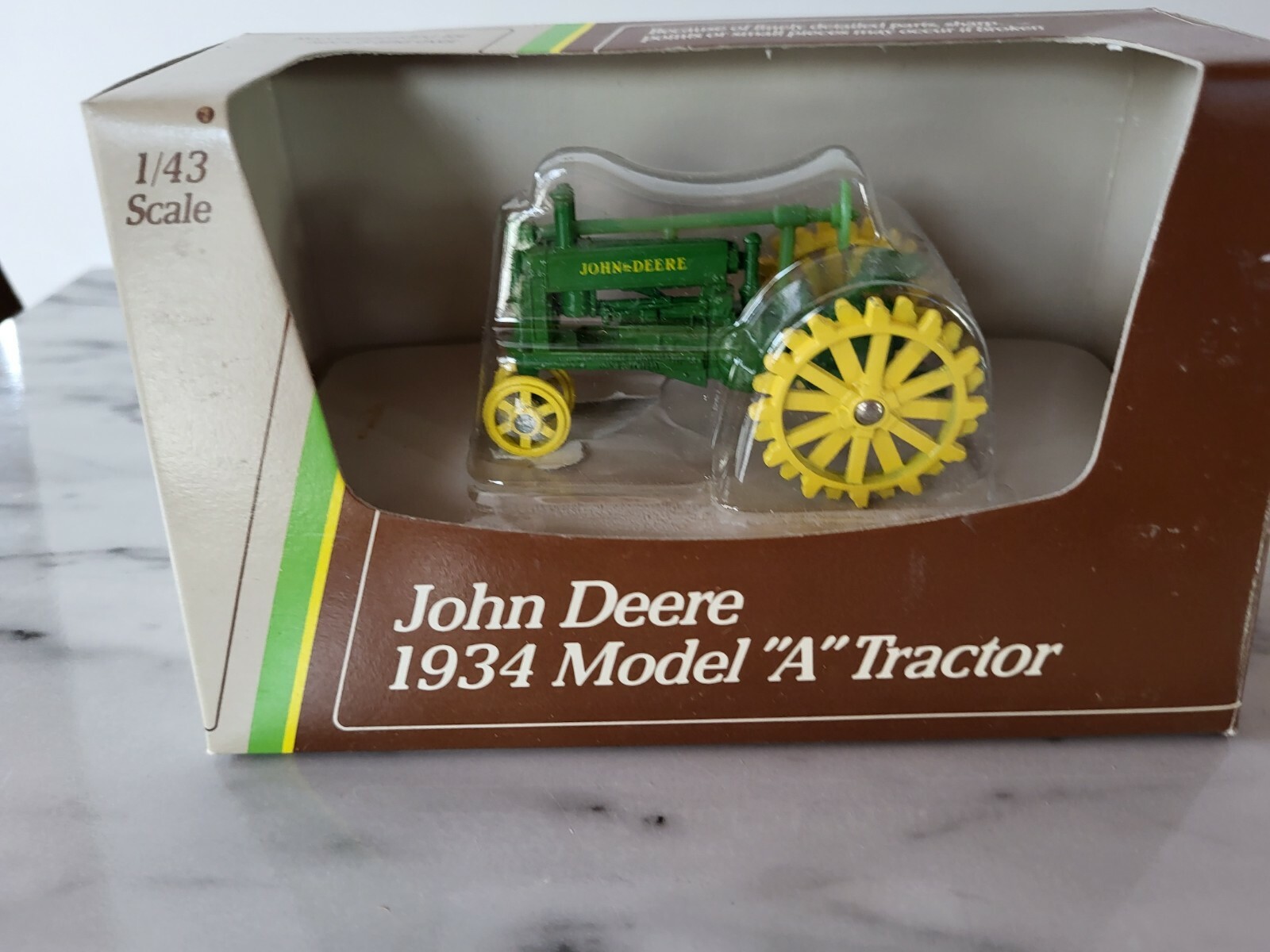 John Deere 1934 Model A Tractor 1:43 Scale