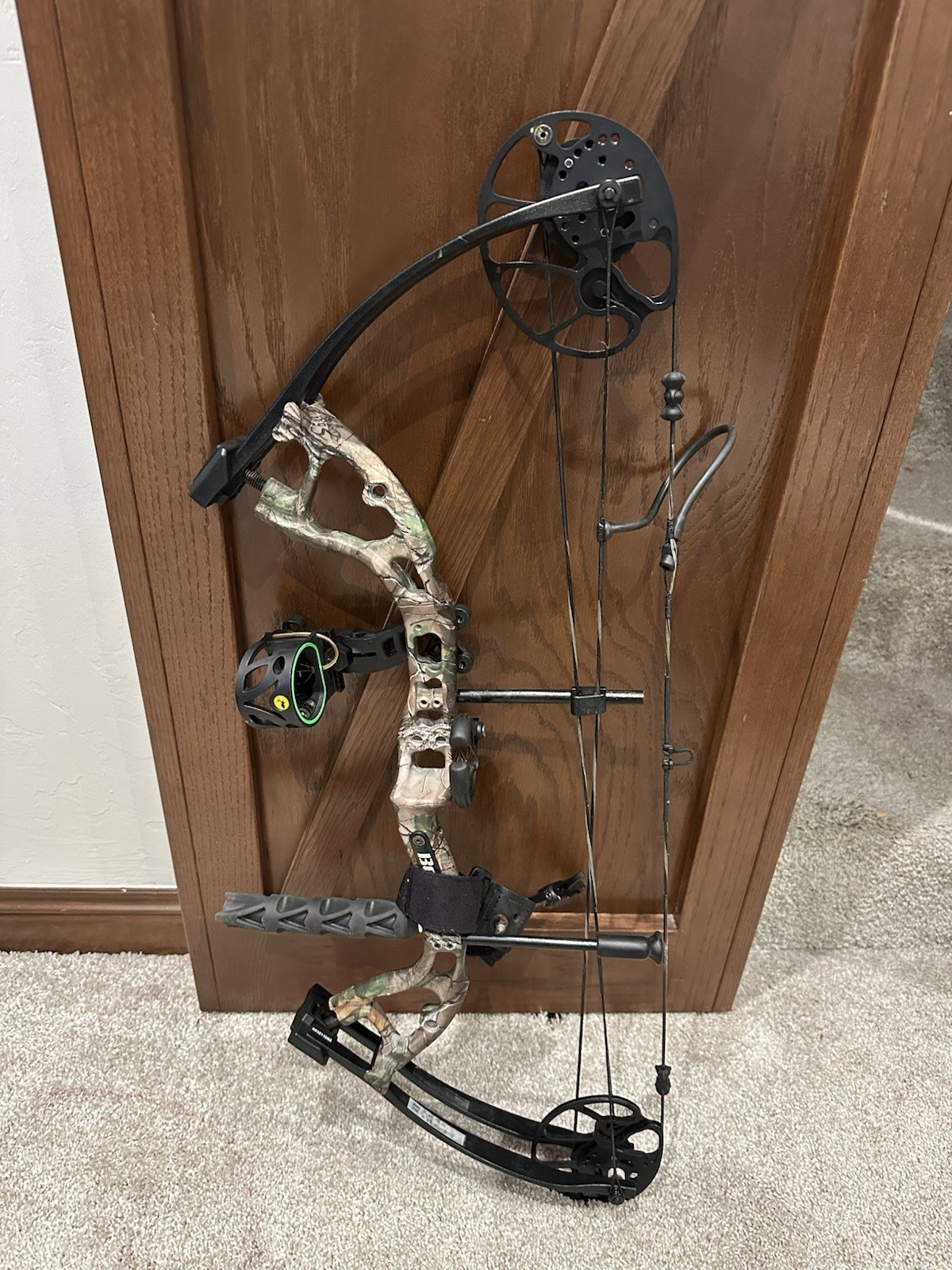 Bear Cruzer Lite Youth RH Compound Bow Easton Arrows 10qty  22/45